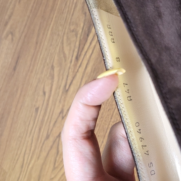 FERRAGAMO Suede Block Heel Wooden Hardware Detail Brown Narrow - Picture 8 of 13